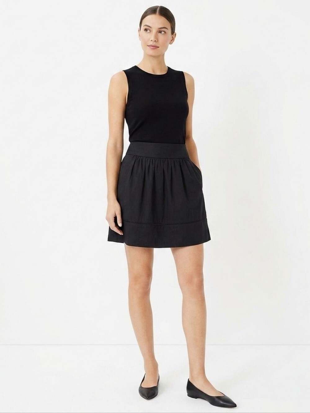 LOFT Black Mini Skirt Size 4 Pockets Black 100% Cotton Natural Fabric